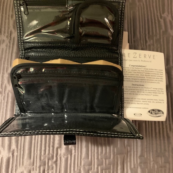 Jewelry Traveling and Preserving Black Wallet 🎈 - Picture 5 of 5